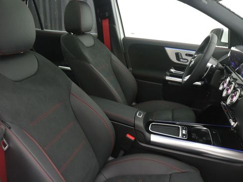 New 2026 Mercedes-Benz GLA 35 AMG 4MATIC image 9