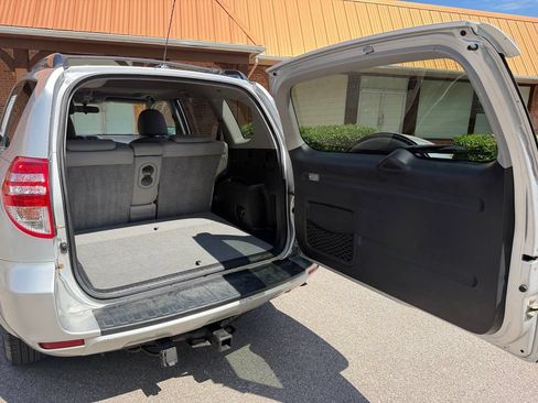 Used 2009 Toyota RAV4 Limited AWD/4WD image 15