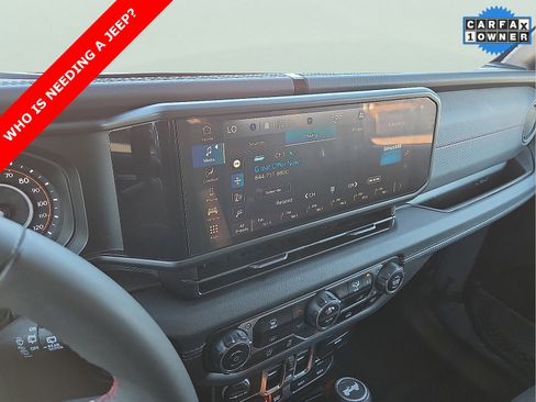 Used 2024 Jeep Wrangler Unlimited Rubicon image 16