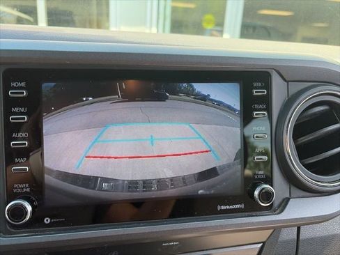 Used 2020 Toyota Tacoma TRD Off-Road AWD/4WD image 16