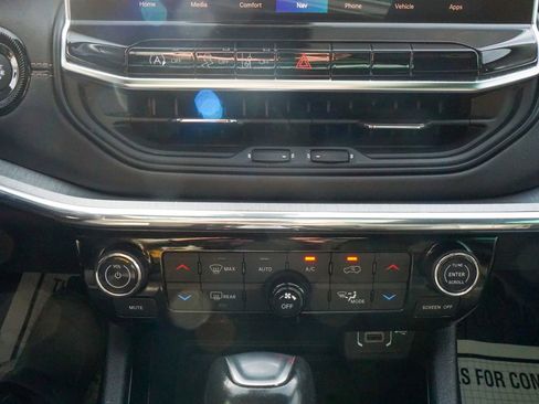 Used 2022 Jeep Compass Limited w/ (RED) Package image 30