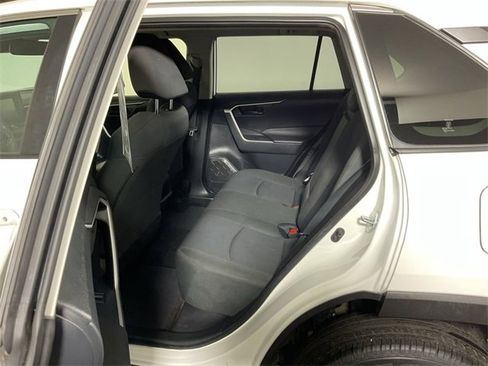 Used 2019 Toyota RAV4 LE w/ Carpet Mat Package image 29