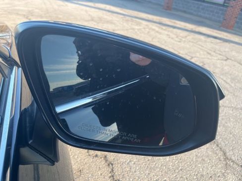 Used 2021 Toyota Venza LE w/ Carpet Mat Package (TMS) image 51