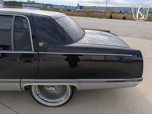 Used 1994 Cadillac Fleetwood Brougham image 32