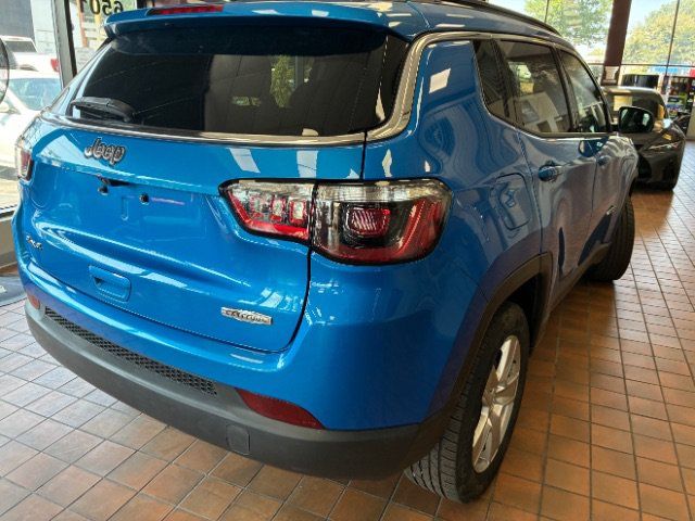 Used 2022 Jeep Compass Latitude w/ Convenience Group AWD/4WD image 8