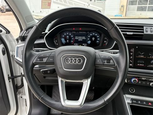 Used 2023 Audi Q3 2.0T Premium w/ Convenience Package image 15