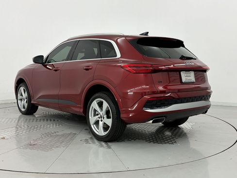 Used 2025 Audi Q5 Premium Plus AWD/4WD image 3