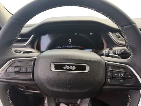 Certified 2023 Jeep Grand Cherokee Laredo w/ Luxury Tech Group I AWD/4WD image 20
