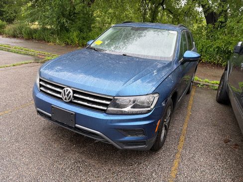 Used 2020 Volkswagen Tiguan SE w/ 3rd Row Seat Package AWD/4WD image 9