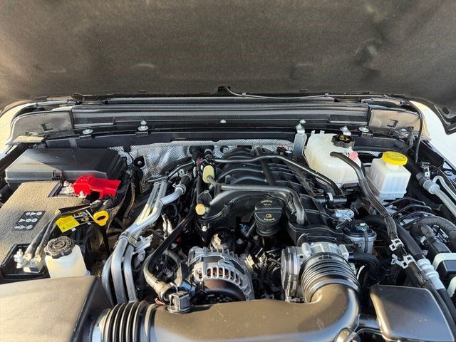 Used 2025 Jeep Gladiator Rubicon AWD/4WD image 19