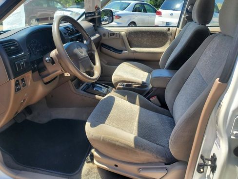 Used 2000 Isuzu Rodeo S RWD image 16