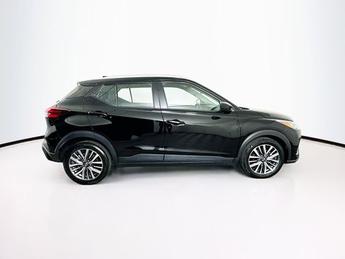 Used 2024 Nissan Kicks SV image 10