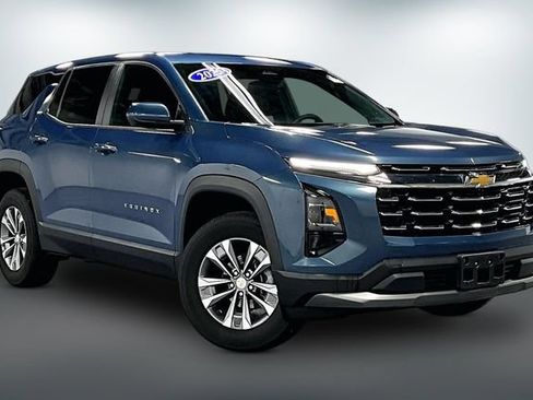 Used 2025 Chevrolet Equinox LT FWD image 1