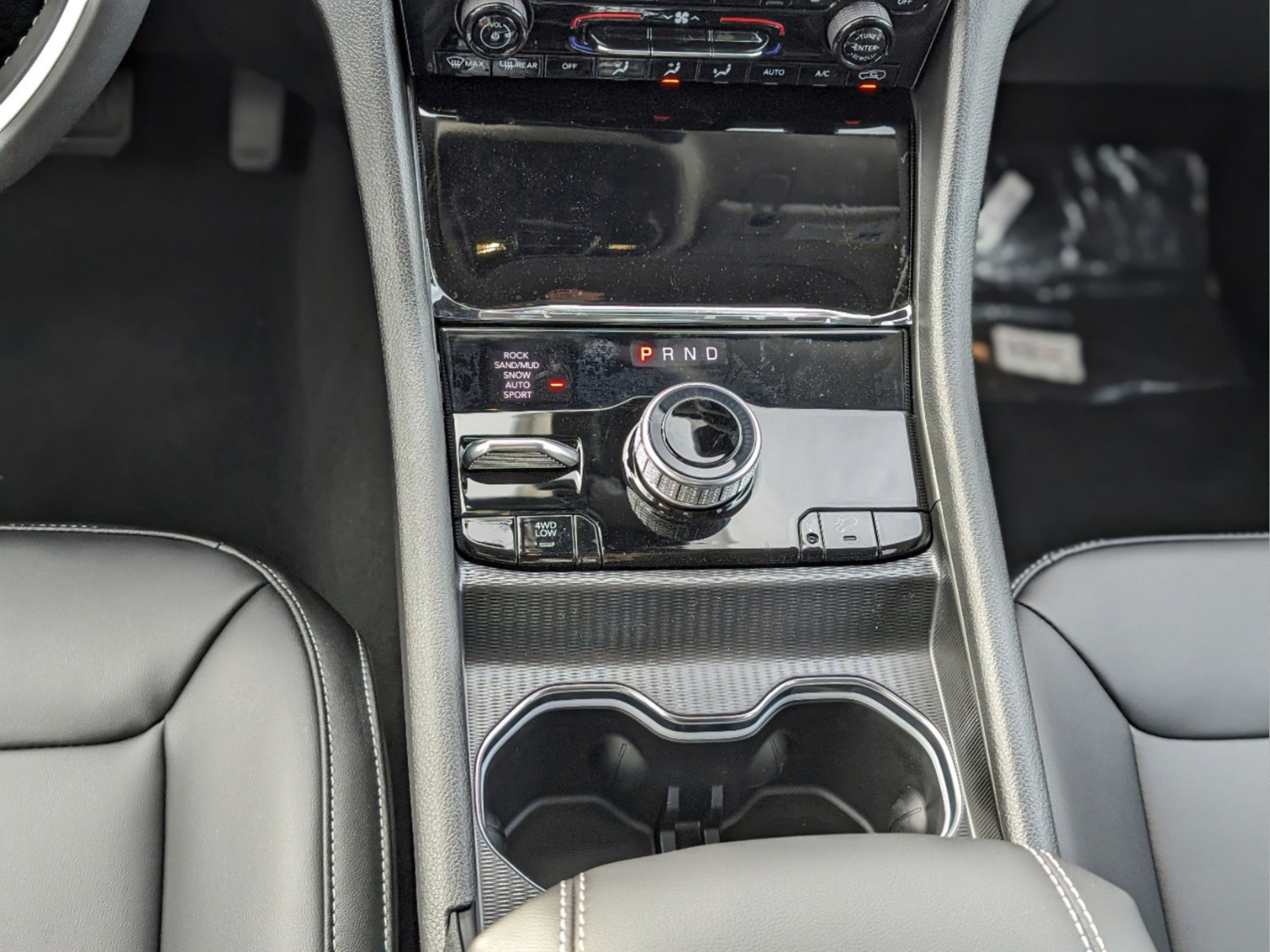 New 2024 Jeep Grand Cherokee Limited 4xe AWD/4WD image 16