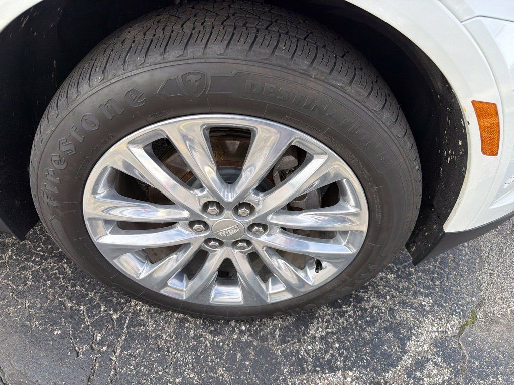 Used 2018 Cadillac XT5 Platinum w/ Driver Assist Package AWD/4WD image 14