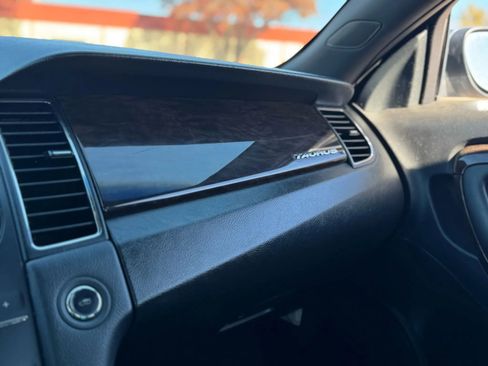 Used 2014 Ford Taurus Limited image 17