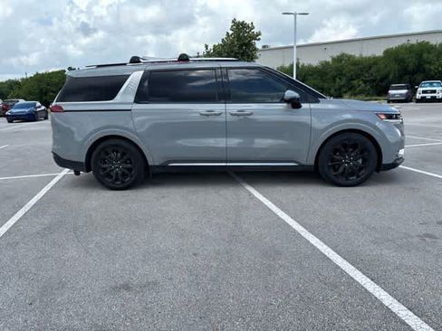 Used 2024 Kia Carnival SX FWD image 6
