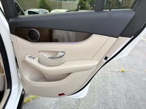 Used 2022 Mercedes-Benz GLC 300 image 16