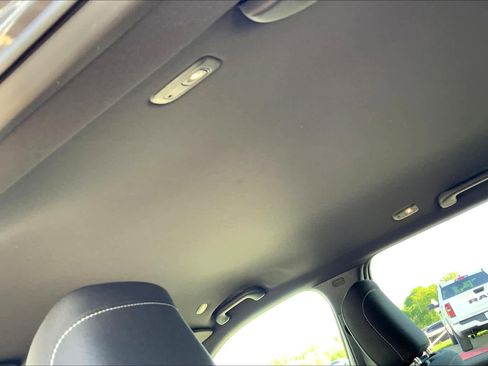 New 2025 Jeep Grand Cherokee Laredo image 18