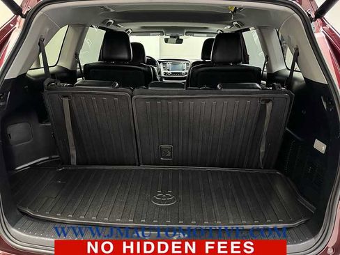 Used 2018 Toyota Highlander XLE AWD/4WD image 18
