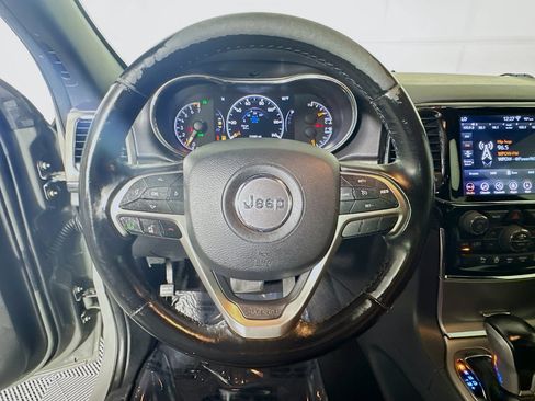 Used 2020 Jeep Grand Cherokee Altitude RWD image 15