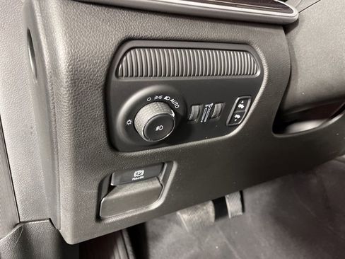 Used 2023 Jeep Wagoneer 4WD w/ Convenience Group I image 26