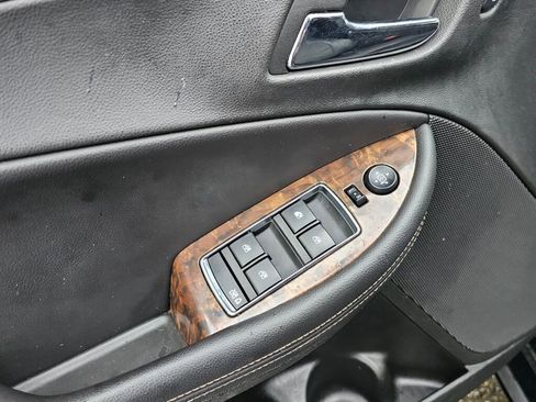 Used 2014 Chevrolet Impala LT w/ Convenience Package image 28