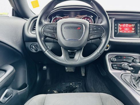 Certified 2016 Dodge Challenger SXT image 7