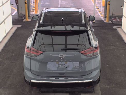 Used 2024 Nissan Rogue Platinum AWD/4WD image 7