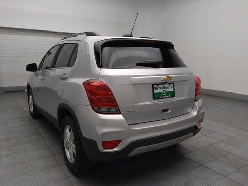 Used 2017 Chevrolet Trax LT w/ LT Convenience Package FWD image 5