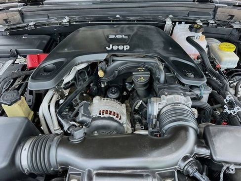 Used 2018 Jeep Wrangler Unlimited Rubicon AWD/4WD image 29