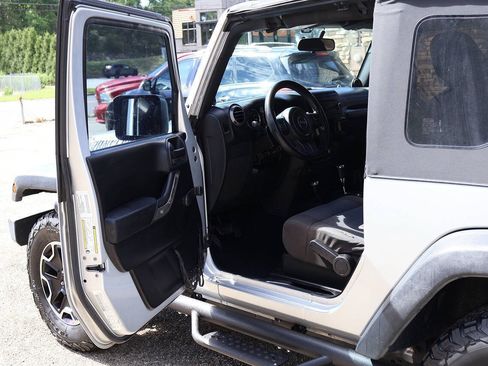 Used 2012 Jeep Wrangler Sport AWD/4WD image 13