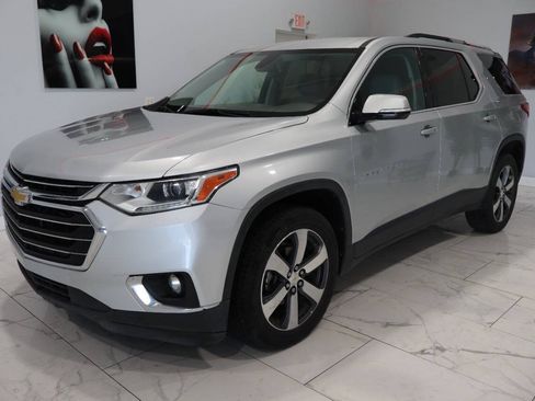 Used 2018 Chevrolet Traverse LT FWD image 7