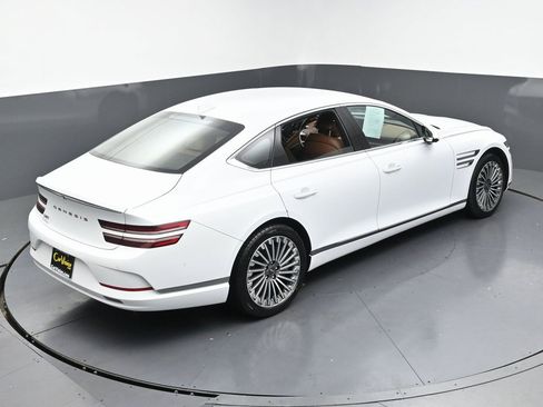Used 2023 Genesis G80 image 42