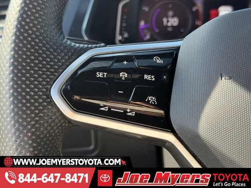 Used 2023 Volkswagen Tiguan SEL R-Line image 24