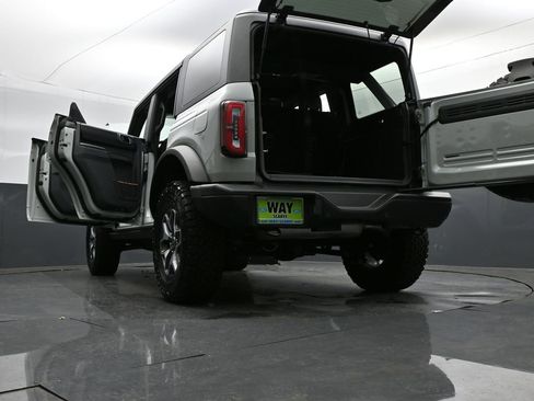 Used 2024 Ford Bronco Badlands image 37