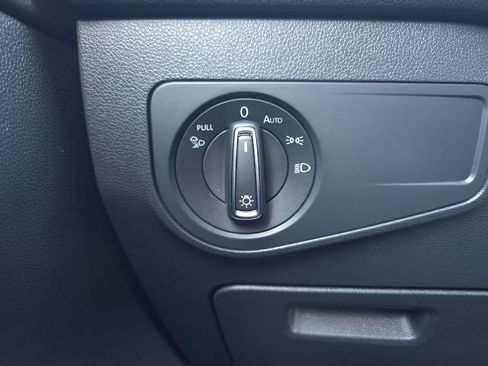 Used 2022 Volkswagen Tiguan SEL R-Line AWD/4WD image 40