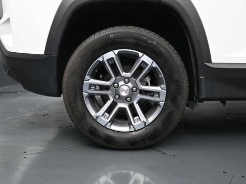 Used 2025 GMC Terrain Elevation AWD/4WD image 9