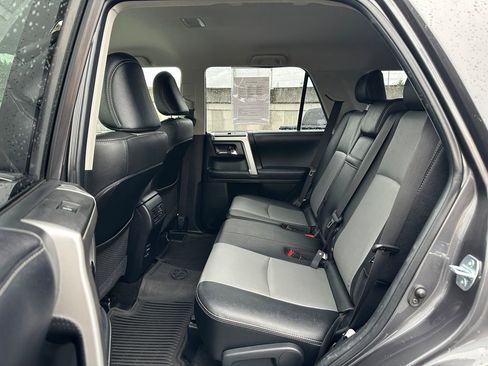 Used 2019 Toyota 4Runner SR5 Premium image 14