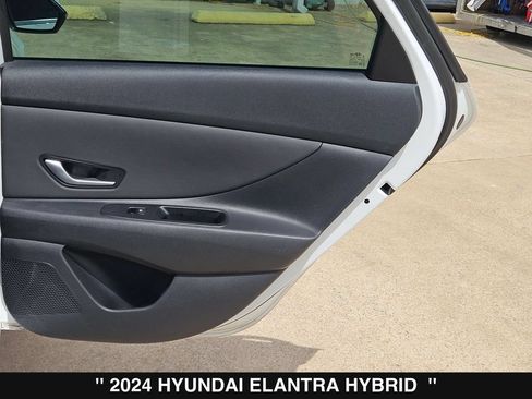 Used 2024 Hyundai Elantra Limited FWD image 29