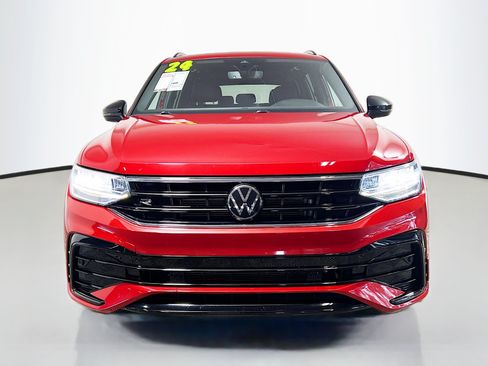 Used 2024 Volkswagen Tiguan SE R-Line FWD image 11