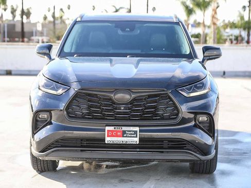 Used 2021 Toyota Highlander Limited image 3