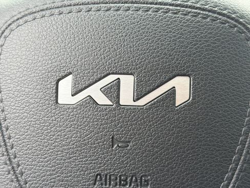 Used 2022 Kia Telluride S FWD image 24