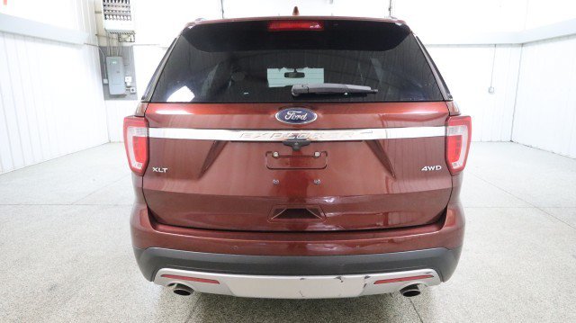 Used 2016 Ford Explorer XLT w/ Equipment Group 202A AWD/4WD image 8