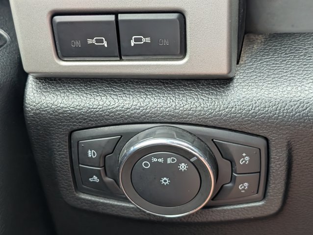 Used 2021 Ford F250 Lariat w/ Lariat Ultimate Package AWD/4WD image 25