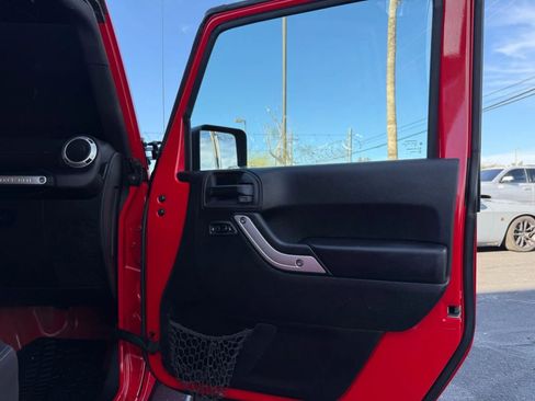 Used 2018 Jeep Wrangler Unlimited Sahara w/ Connectivity Group AWD/4WD image 47