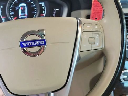 Used 2015 Volvo XC70 T6 AWD/4WD image 9