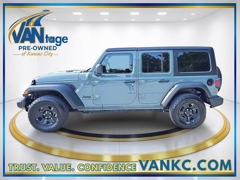 Used 2024 Jeep Wrangler Unlimited Sport AWD/4WD image 10