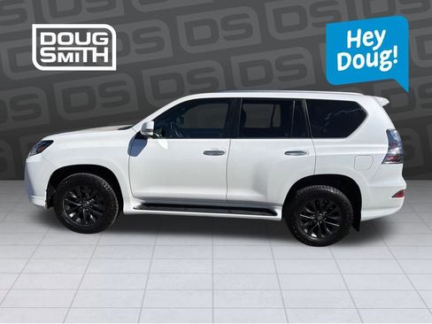 Used 2022 Lexus GX 460 Premium w/ Premium Package image 2