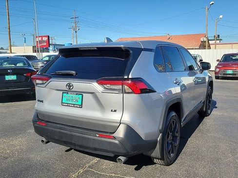 Used 2022 Toyota RAV4 LE image 3